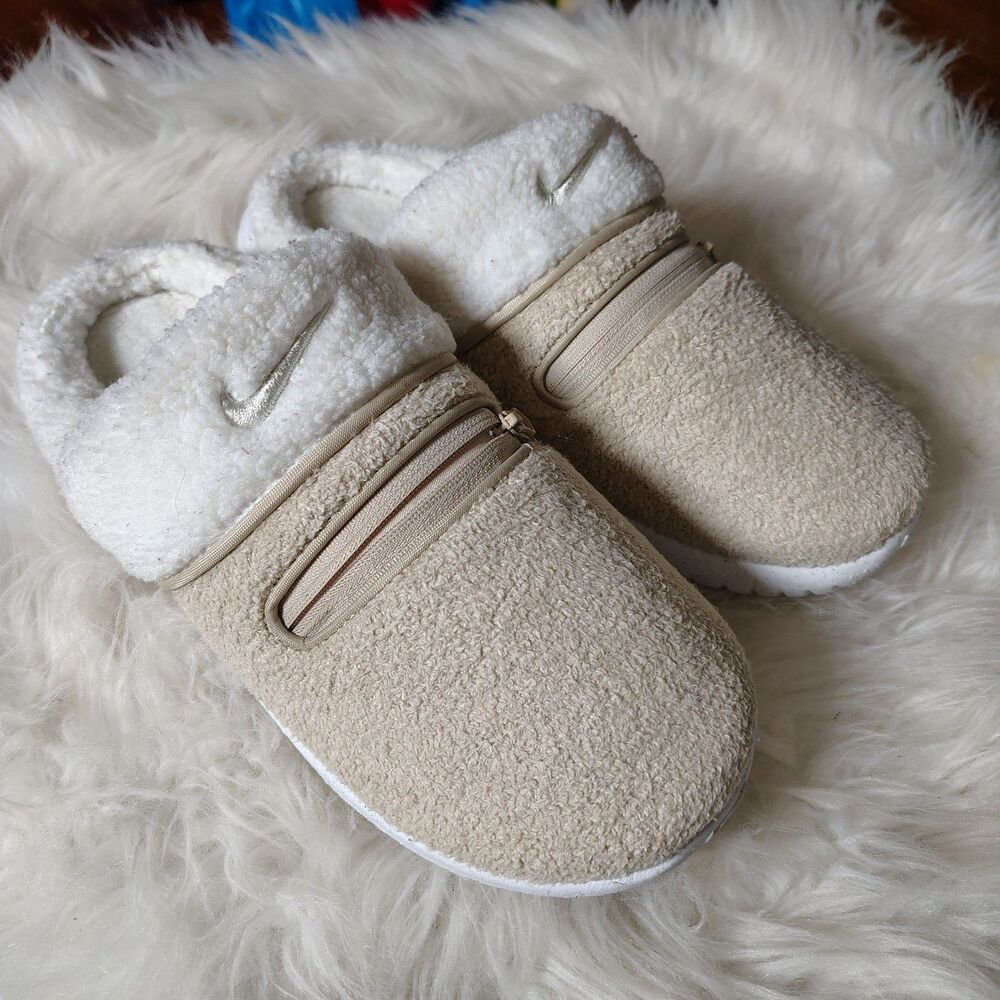 Nike Women Size 7 Burrow Slipper Sanddrift Tan Light Bone Zipper Slip On Dr8883